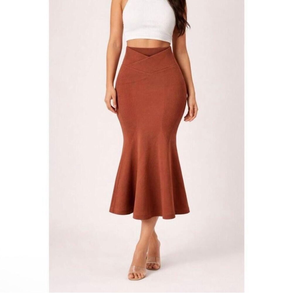 HALARA Sculpting High Waisted Mermaid Skirt Rust Brown Size L